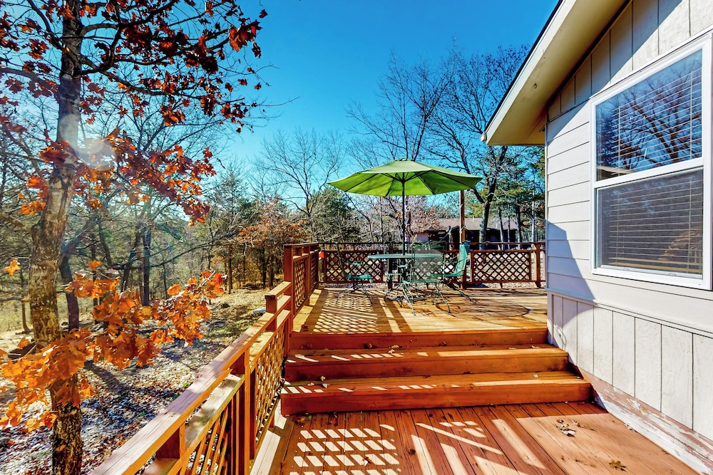 Relax at 'the Cove' Waterfront Getaway