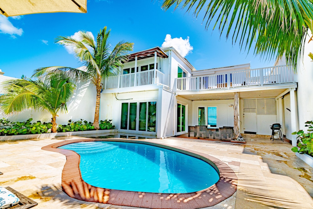 Caprice 14 Cable Beach Luxury Villa
