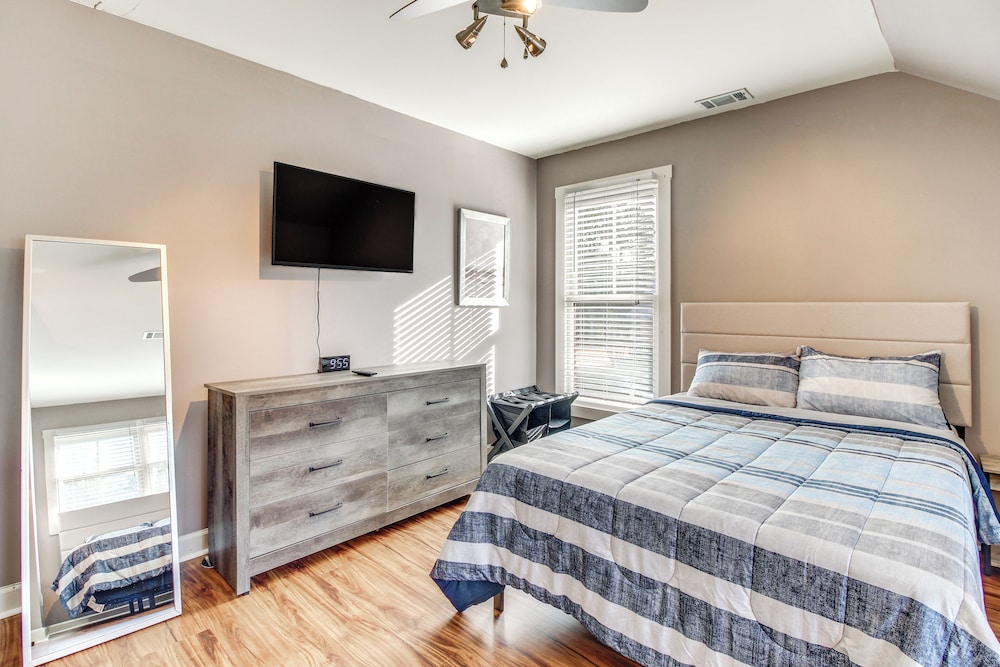 Private Pool & Game Room: Home Near Savannah