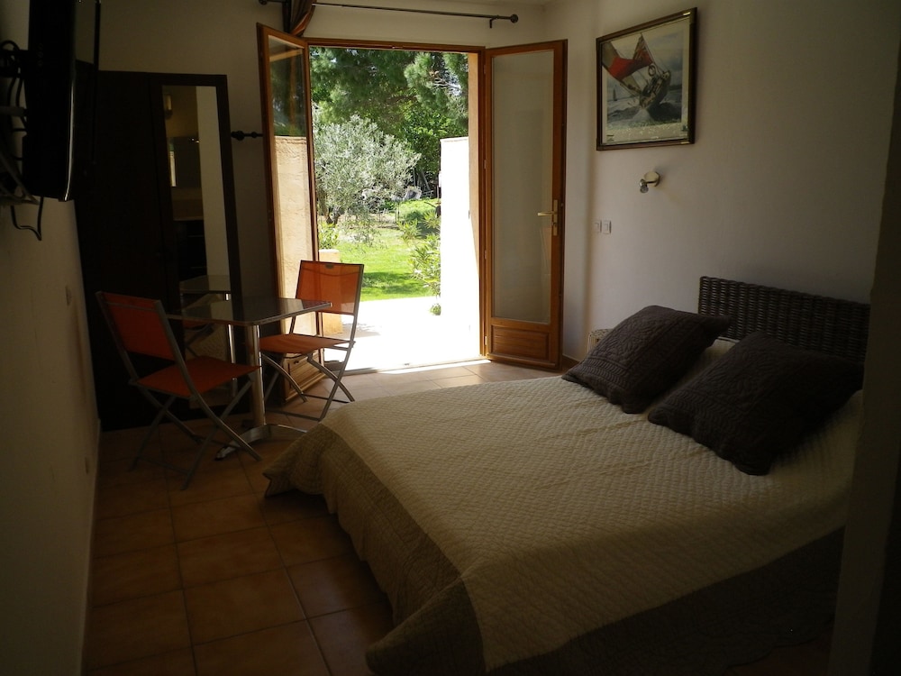 Photo 12