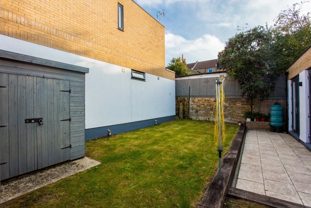 Cosy 2 Bedroom House Near Greenwich