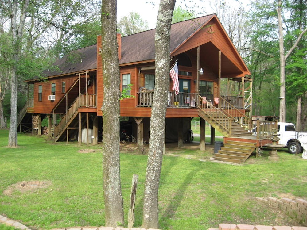 Chateau DeVille - Property Image 1