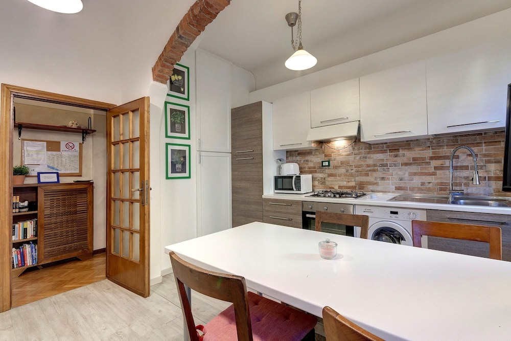 Corno 7 in Firenze With 2 Bedrooms and 1 Bathrooms