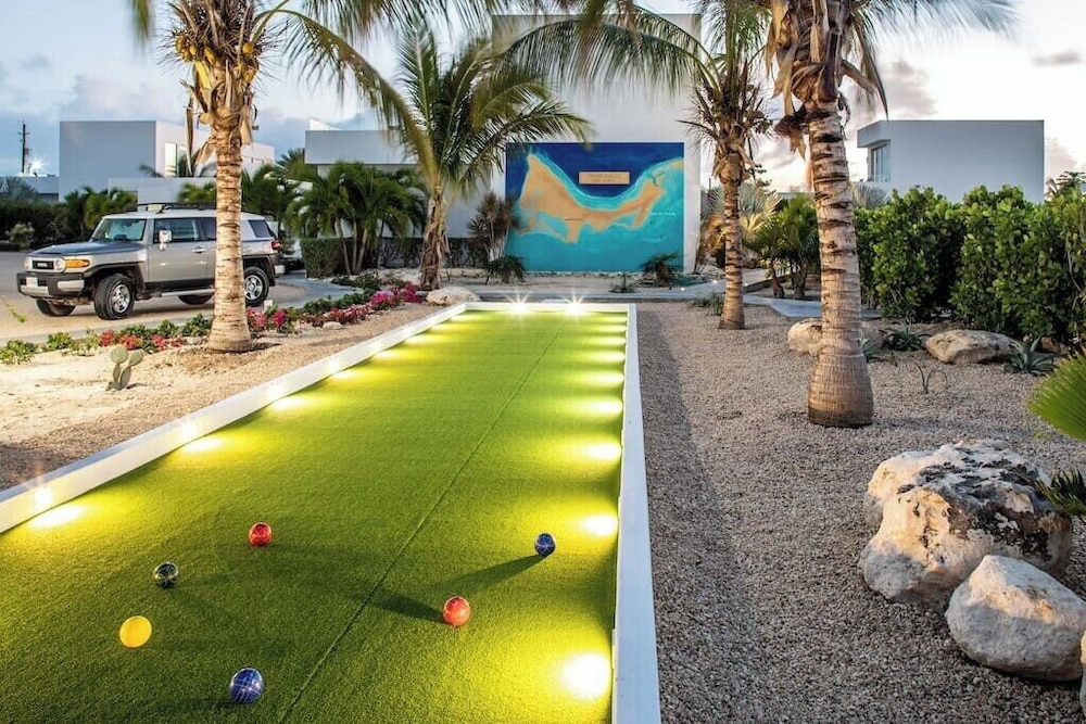 Vacation Villa, Oceanview and Hotel Amenities v1