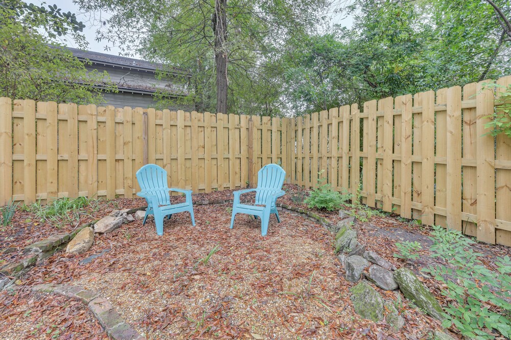 Peaceful Townhome: 2 Mi to Downtown Montgomery!
