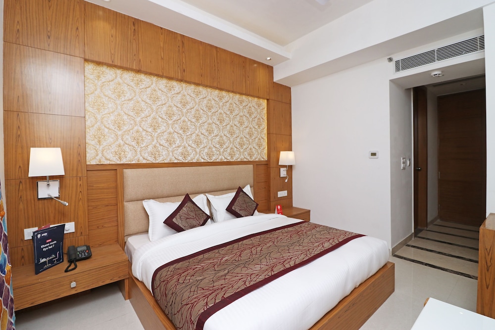 Capital O 10824 Hotel Star Suites