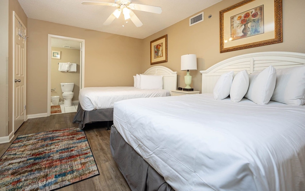 Phoenix Vi 6904 2 Bedroom Condo