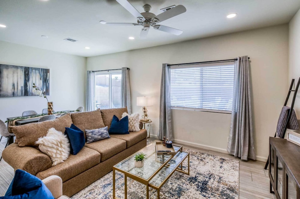 Lake Havasu City Home w/ Fire Pit ~ 2 Mi to Lake!