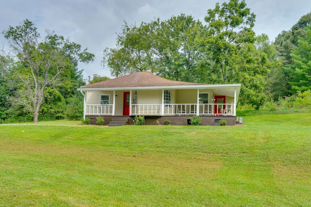 Blairsville Beauty Near Hiking Trails & Vineyards! view 5