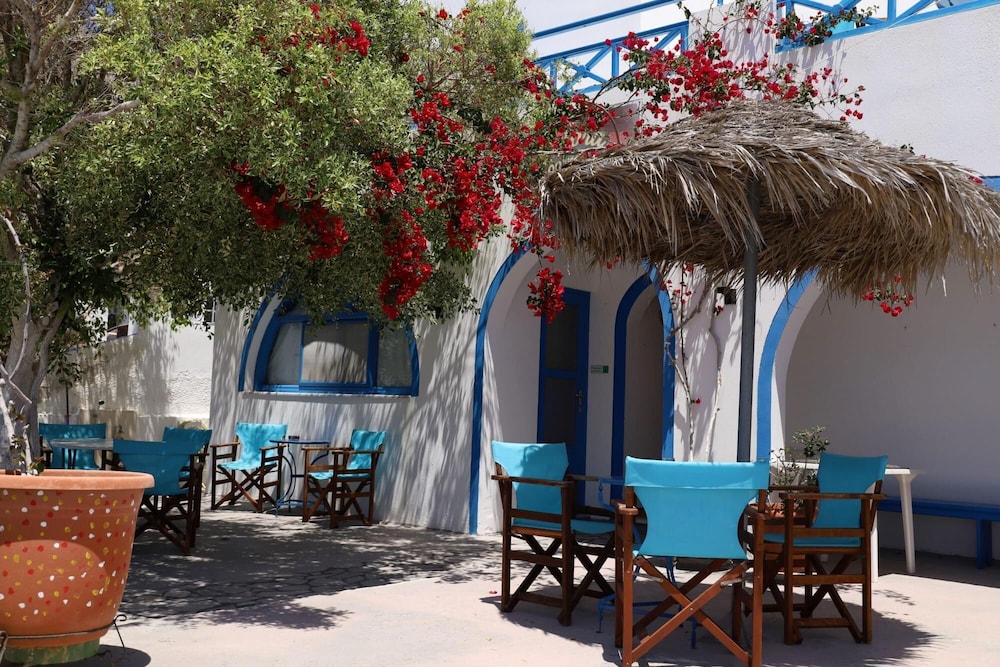 Santorini Luxury Retreat Seaside Cozy Nest view 3