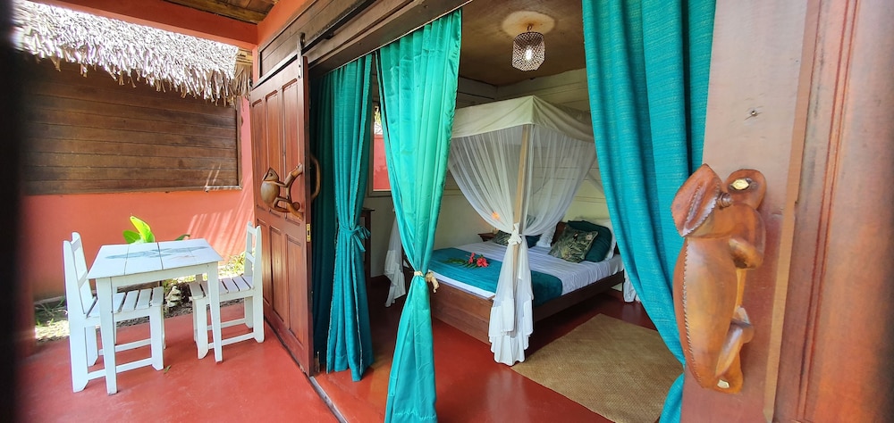 Ravoraha Ecolodge