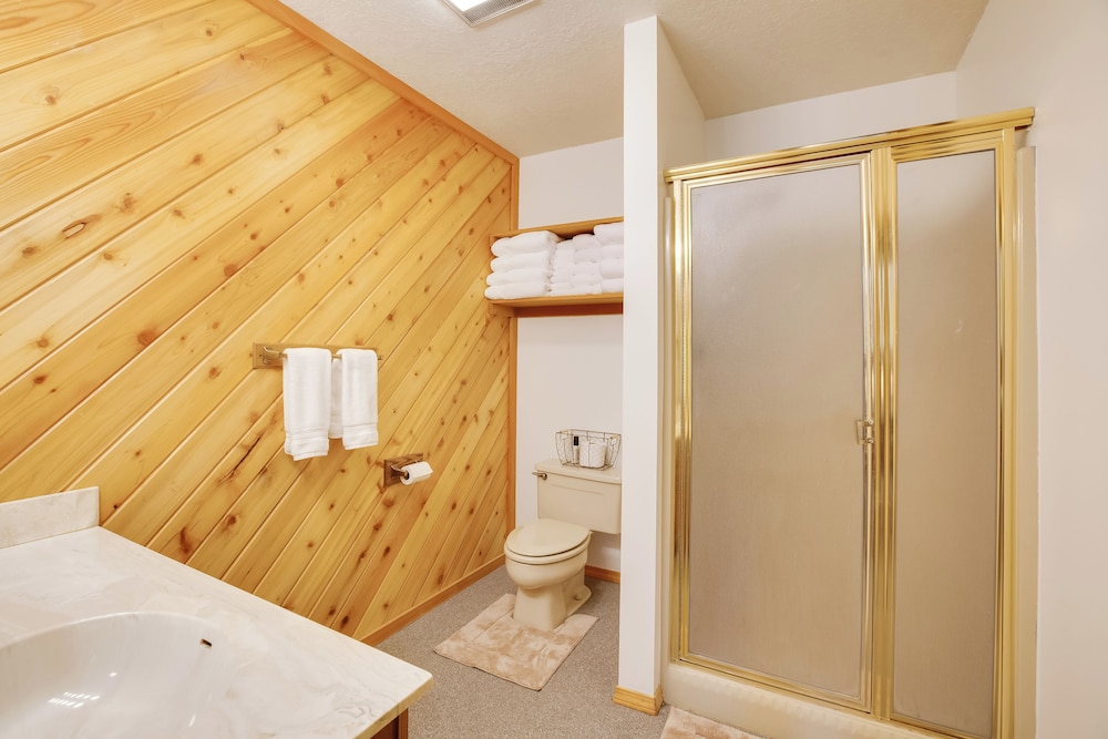 Roomy Angel Fire Home w/ Hot Tub, Sunroom & Views!