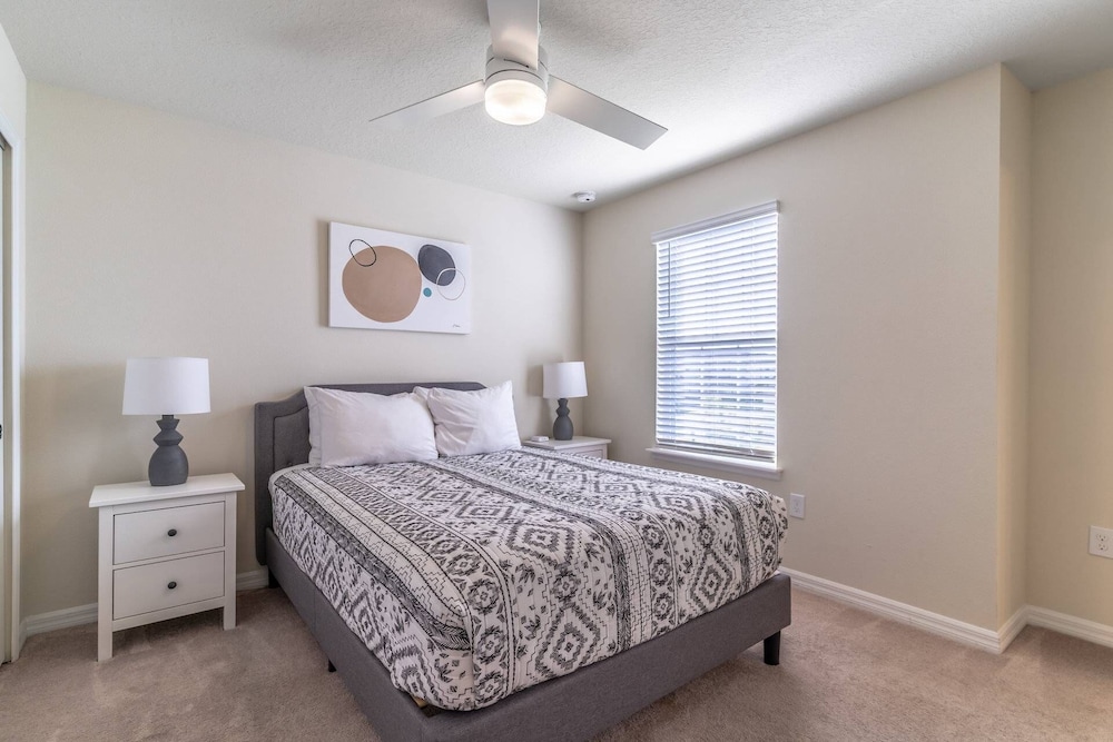 3285 Windsor Island