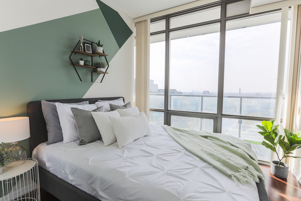 QuickStay - Luxury on Bay St. (Yonge & College) - Image 5