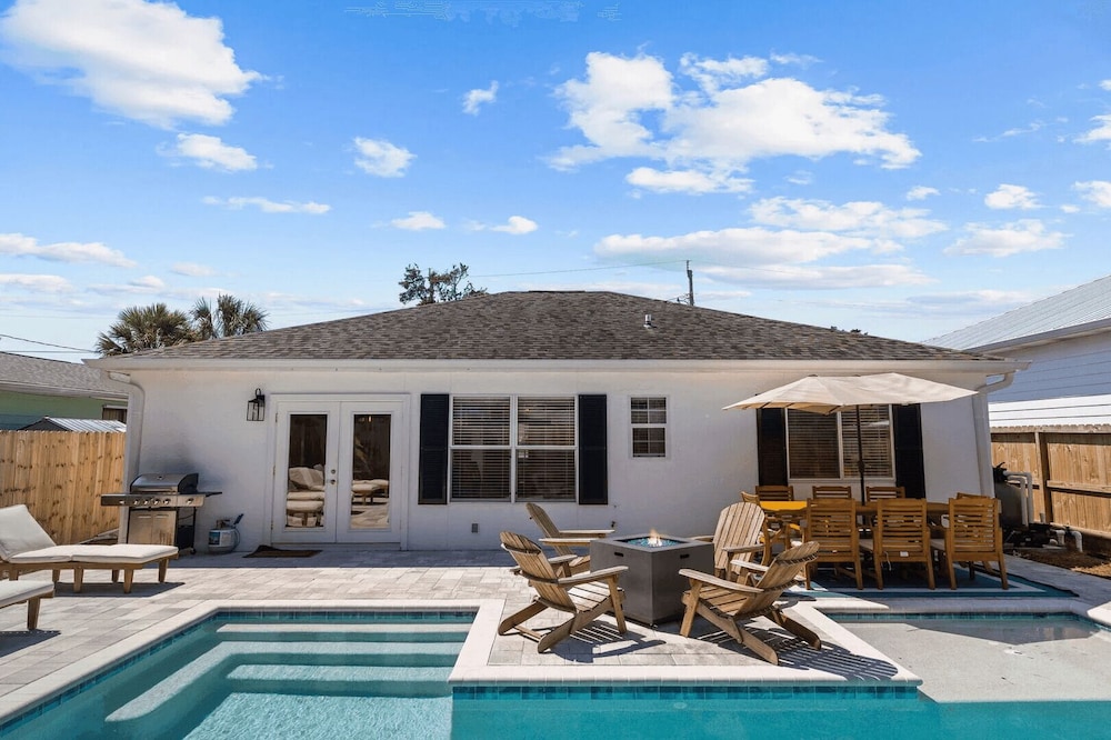 Walk to Beach, Private Pool + Fire Pit, Bonfires! G By The Sea by Avantstay