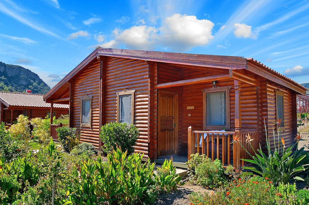 HAYITBÜKÜ AHŞAPEVLERİ