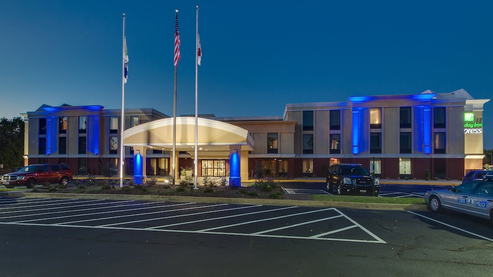 Richmond Vacations - Holiday Inn Express Richmond - Midlothian Turnpike, an IHG Hotel - Property Image 3