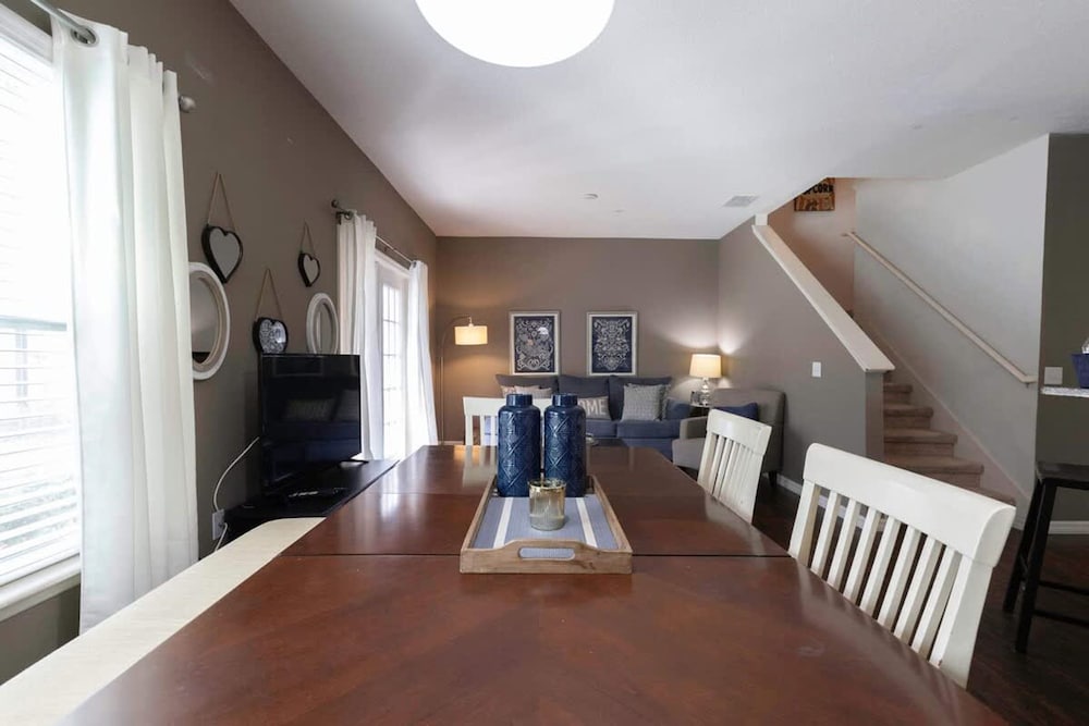 4BR Family Townhouse Steps to Disney