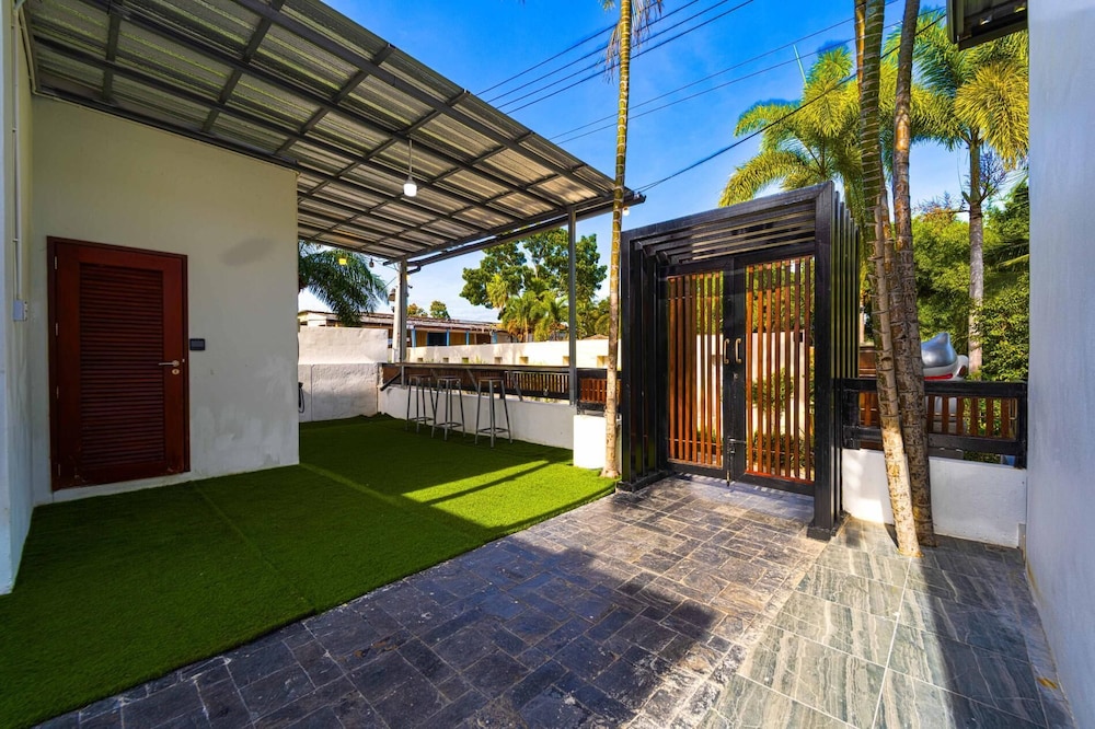 Beautiful 4-Bedroom Pool Villa BL9