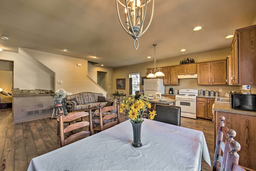 Unique Townhouse in Bavarian-style Neighborhood! - Property Image 1