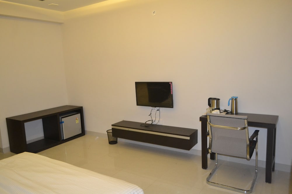 Photo 8