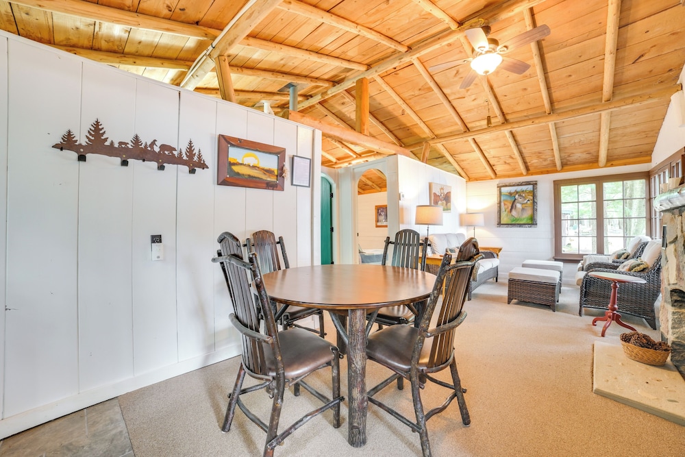 Steps to Beach: Lake Cabin Retreat in Levering!