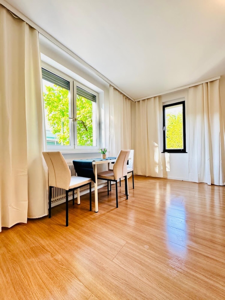 Cozy Garden Villa near Danube For 16P
