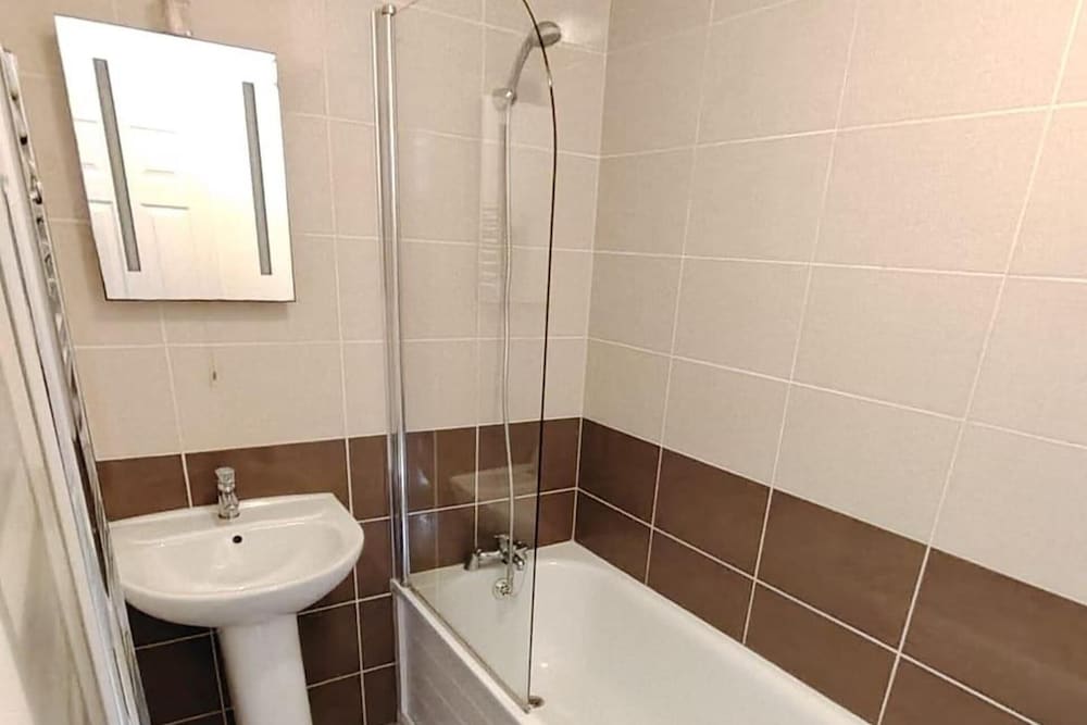 1 Bed-sleeps 4-pet Friendly-central Location