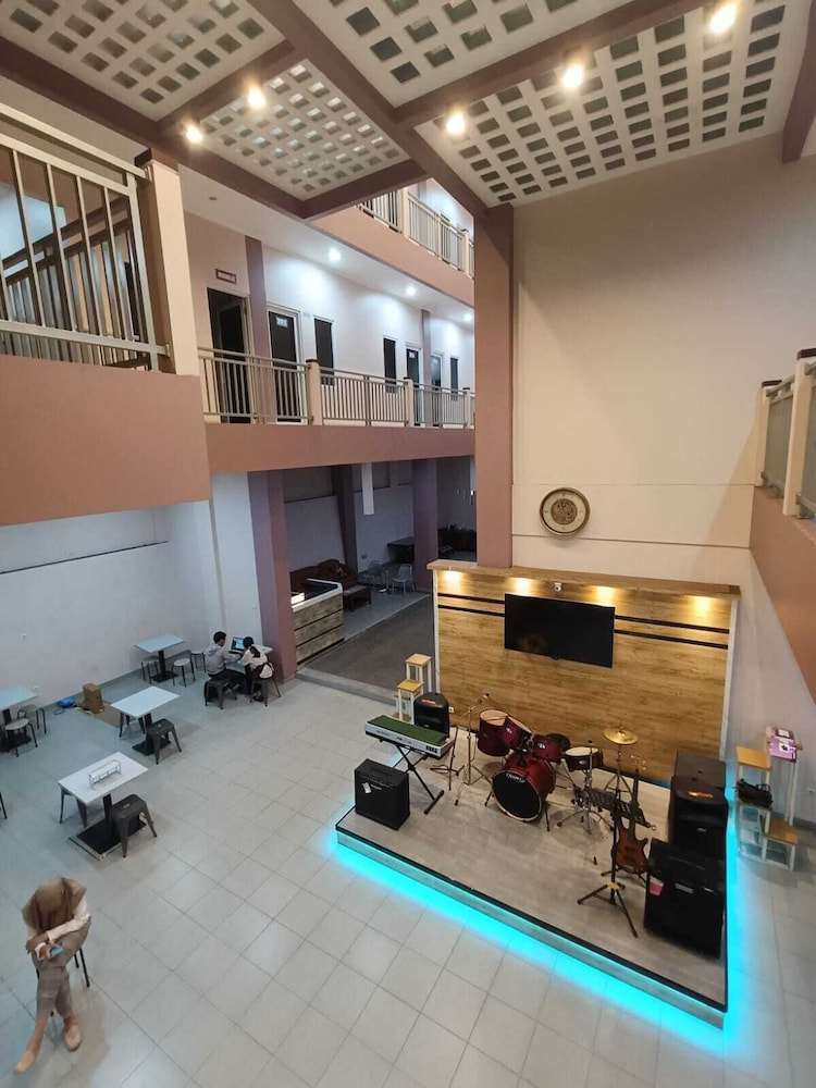 meeting & event spaces