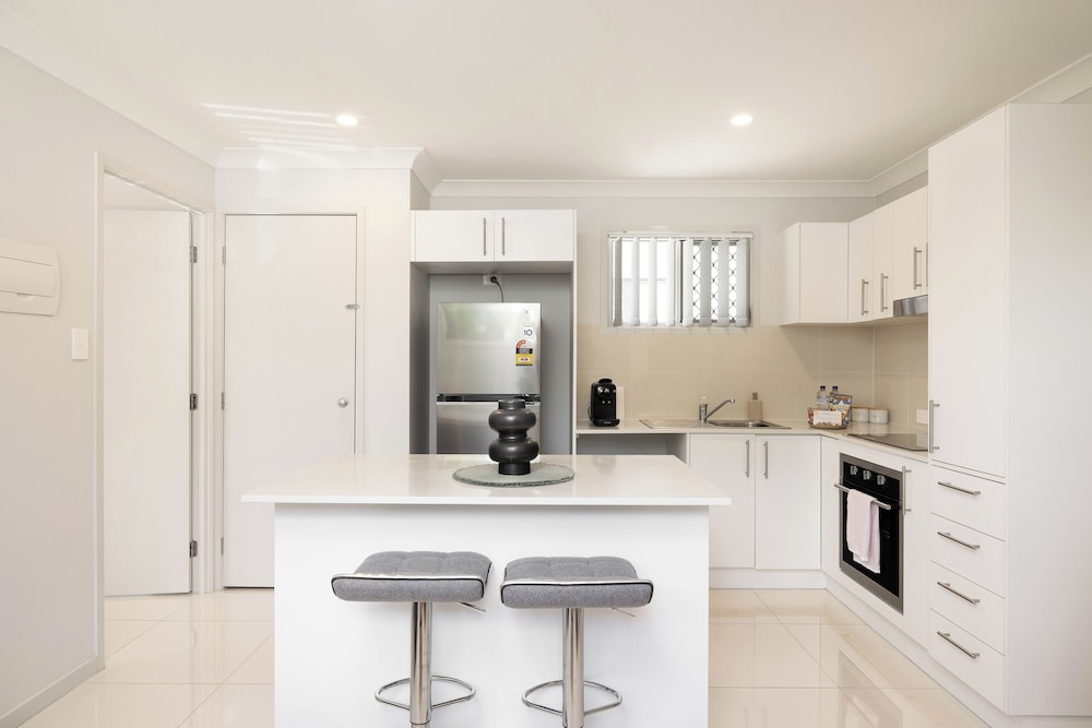 Smart Suites Self Check-in Apartments - 14 Freney