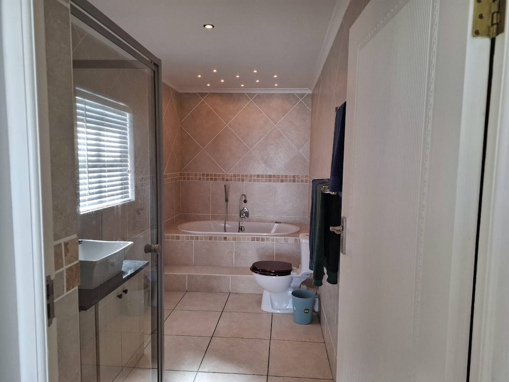 Oosiesrus - Charming Langebaan Villa With Garden View