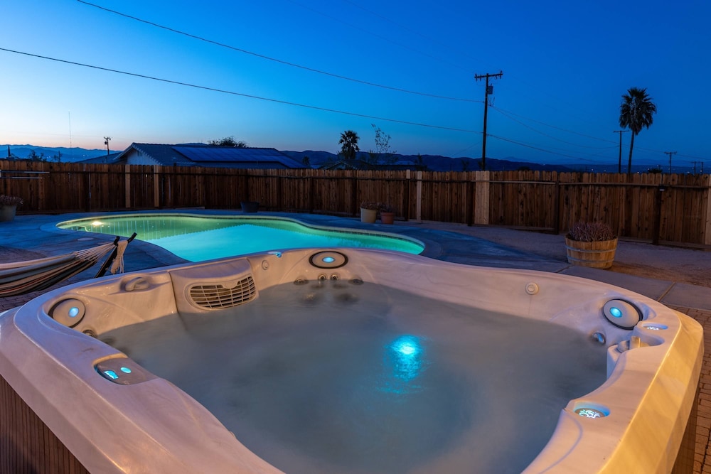 Desert Oasis Cozy Comfort Meets Outdoor Luxury
