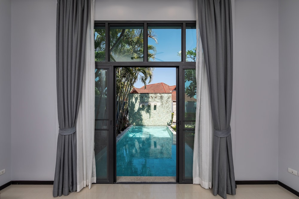 Onyx Villas by TropicLook