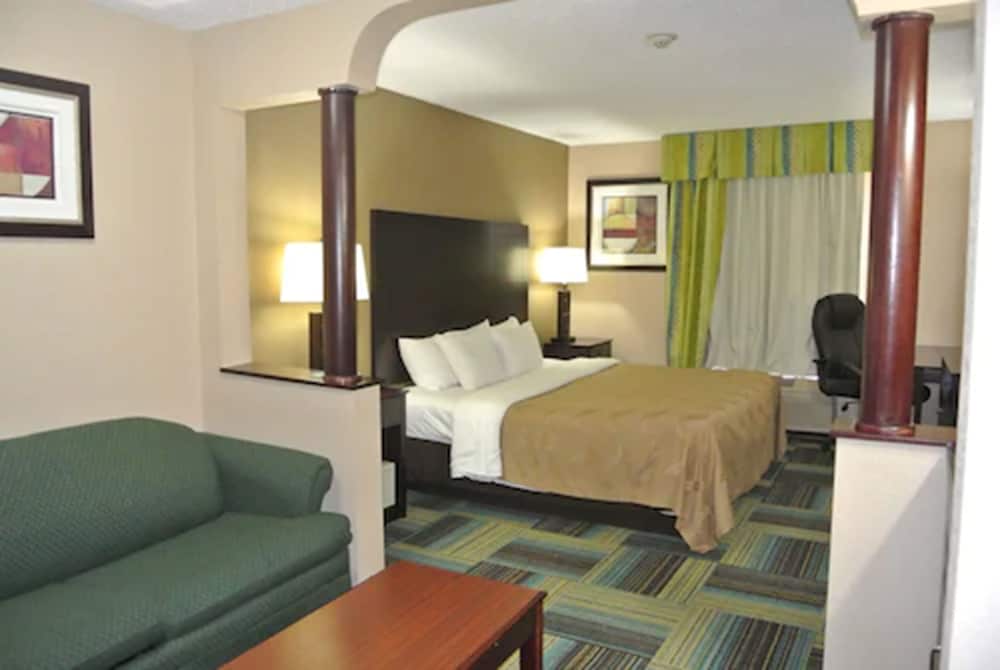 St Louis Vacations - Quality Inn Suites Arnold - St Louis - Property Image 29