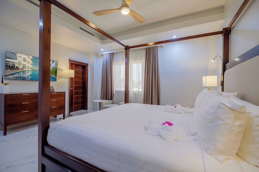 Royal Kahal Beach Resort