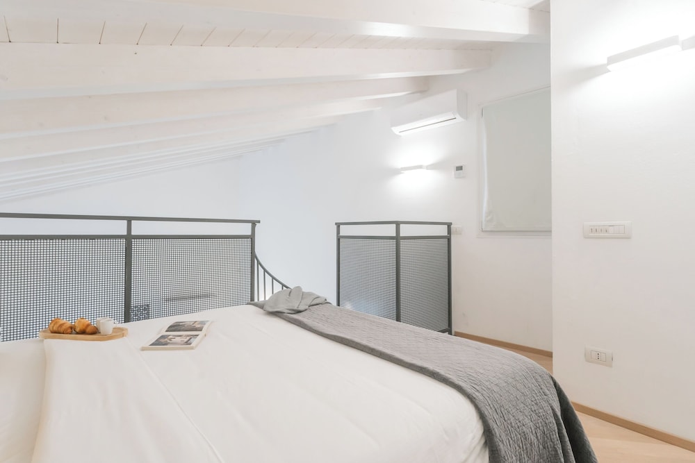 Borsieri Como Apartments with Parking by Rent all Como