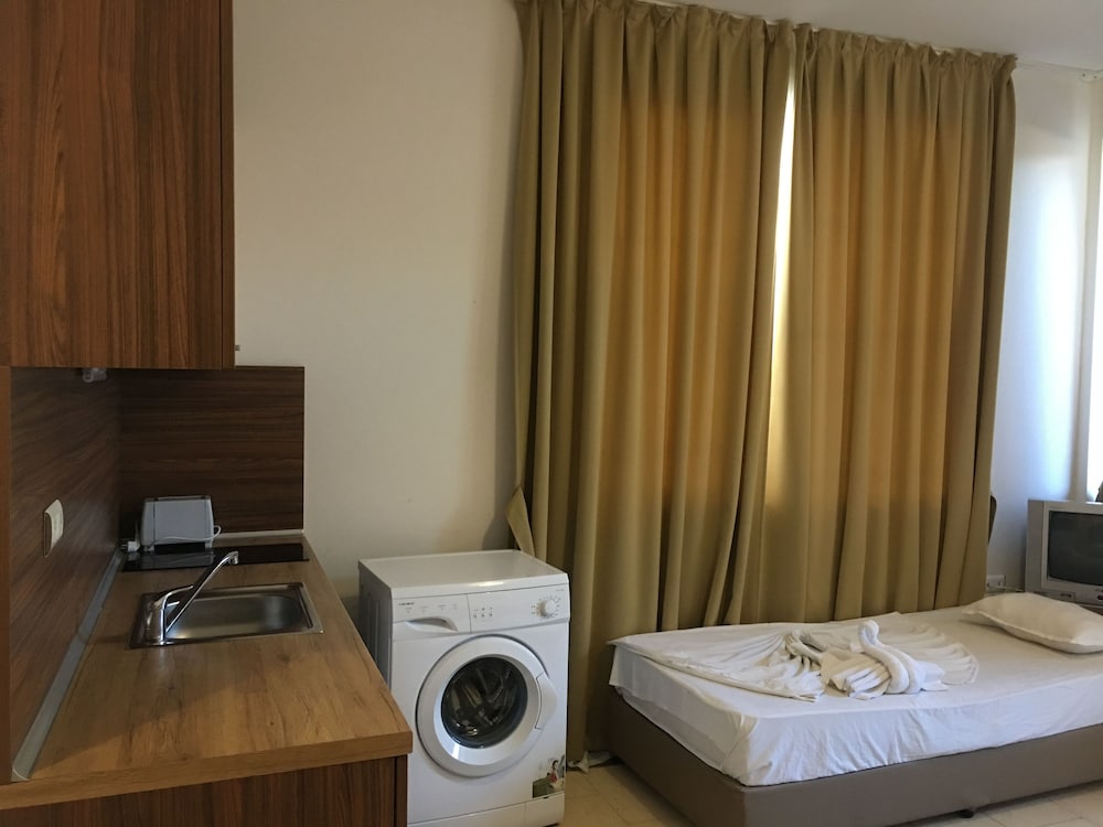 Flower Street Luxury Studios in Palm Residence view 2