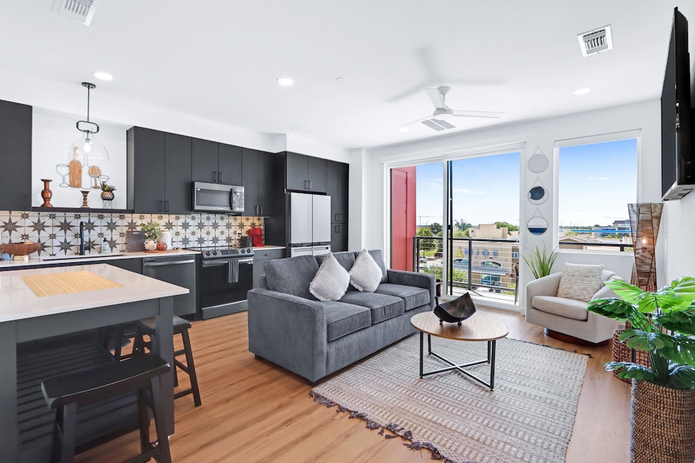 Modern Hill Country Condo for 4 w/ Resort Perks!