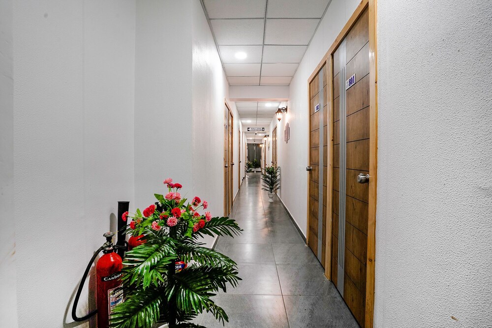 Hotel Skycity Premium AC Room in Surat
