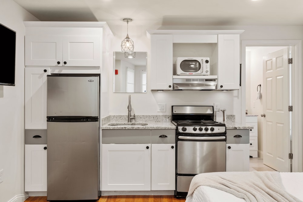 Hygge House Suites