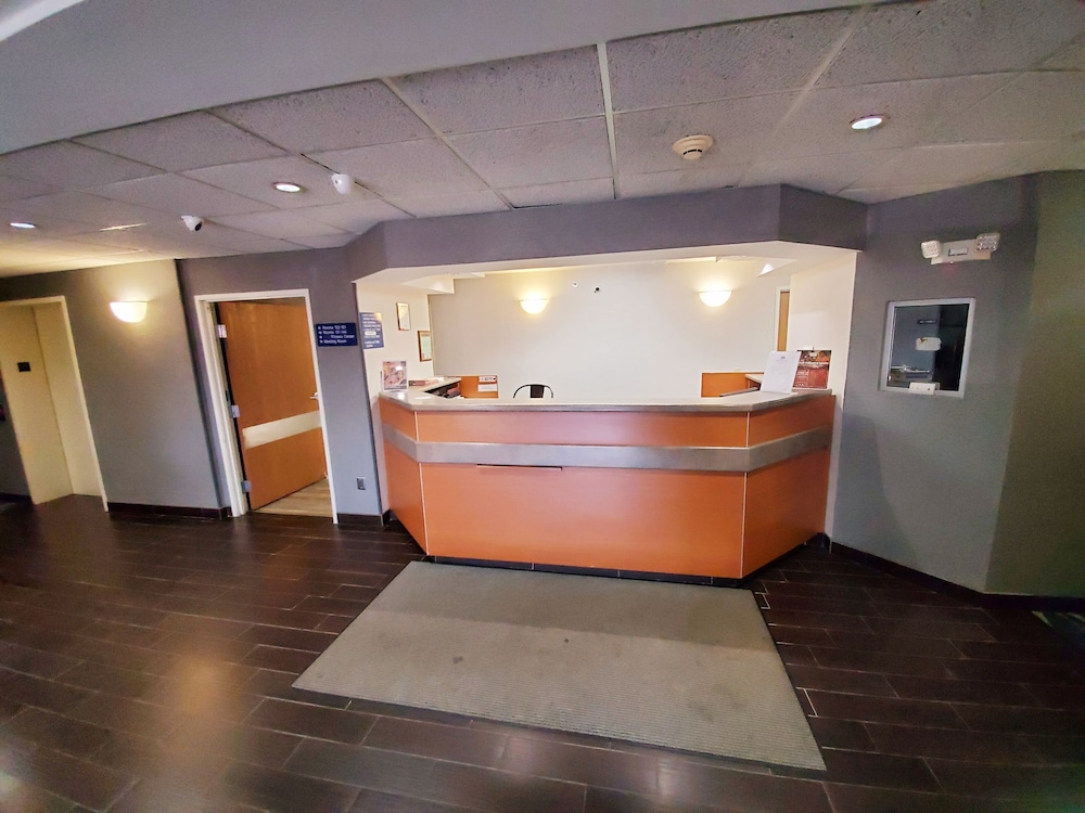 Milwaukee Vacations - Americas Best Value Inn  Suites Racine - Property Image 3