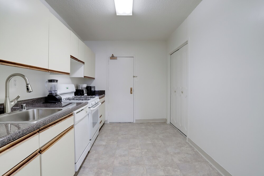 Prime Crystal City Apartments