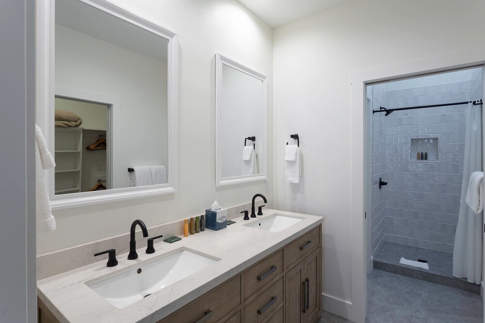 Trail's End Lodge at Deer Valley Resort - Three Bedroom Residence with Den and Spa #303 3 Condo