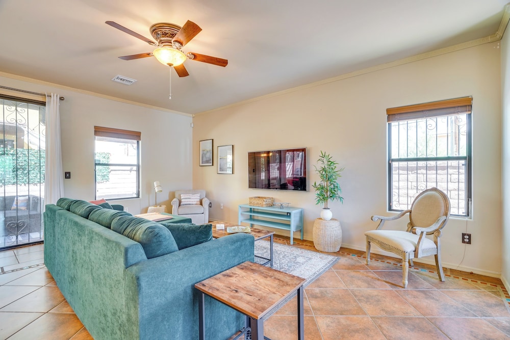 Southwestern Chic! Tucson Retreat w/ Private Patio