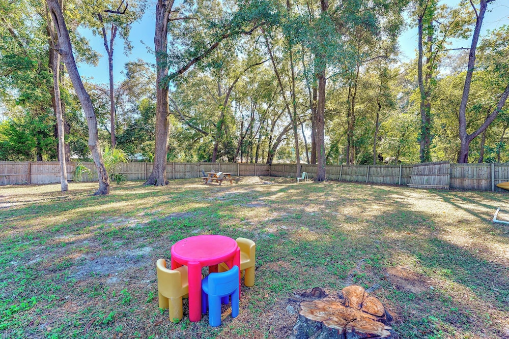 Kayak, Snorkel & More: Quiet Home in High Springs!