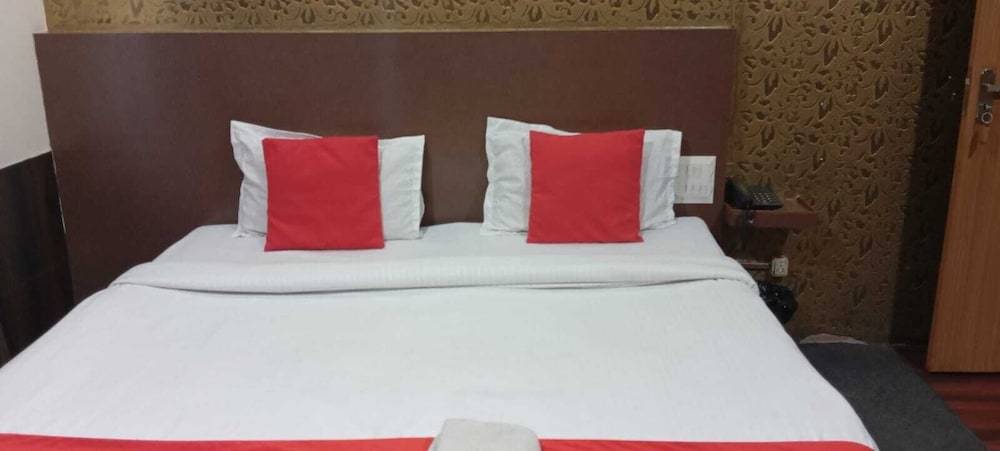 Holiday Inn Guest House