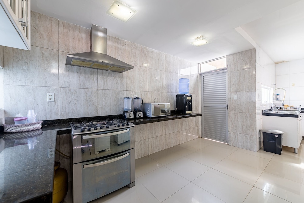 Casa 4 Suites-Com Piscina-137M