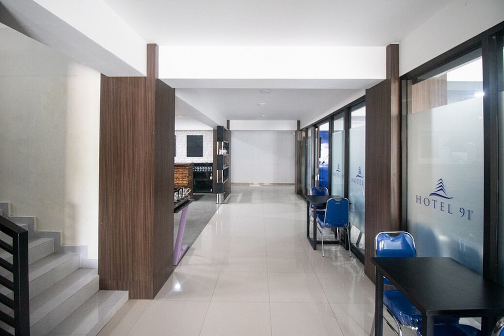 RedDoorz Syariah @ Hotel 91 Jember view 5