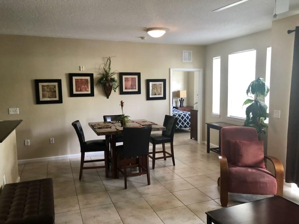 Cane Island Resort 2BR Condo Close to Attractions