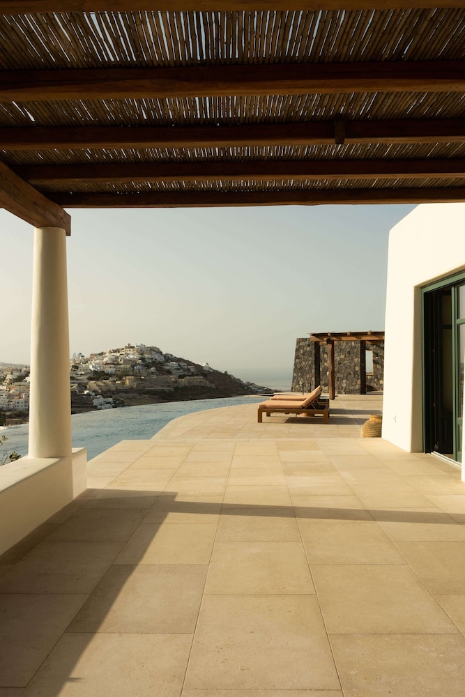 Patina Vivera Estate photo 3